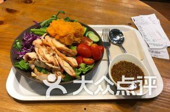 镇江捞人吃瓜事件,一场网络热议的道德争议