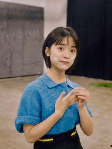 沈月omg吃瓜群众,揭秘娱乐圈吃瓜群众的疯狂追星日常